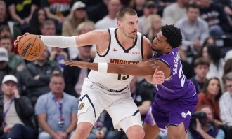 史诗级成就！约基奇15+17+12 连续第二赛季达场均三双